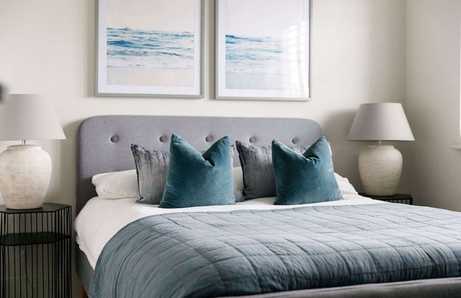 Stylish 4 Bed Home Close to Beach - Foto 29