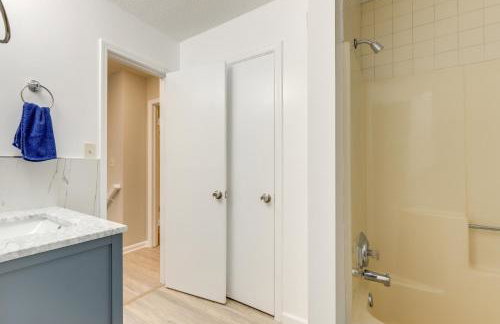 4 Mi to Charming Dtwn Fayetteville! Bright Home - Foto 21