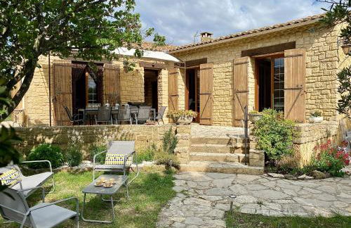 Escapade entre amis en Provence, 4 chambres, terrasse & jardin, proche Avignon - Foto 2