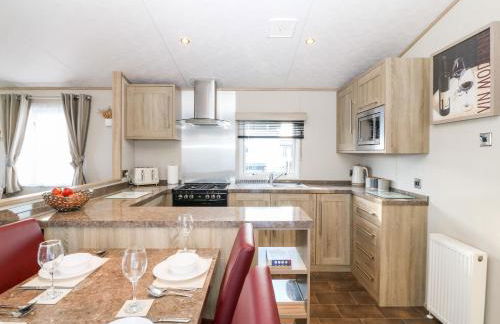 Snape Lodge - Photo 11