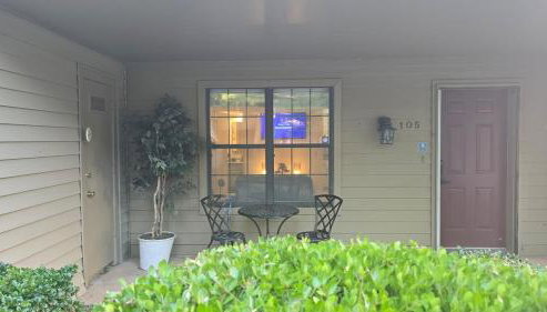 Cozy Comfy and Peaceful Oasis Getaway with Porch - Foto 2