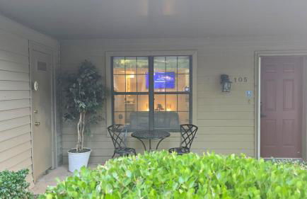 Cozy Comfy and Peaceful Oasis Getaway with Porch - Photo 2