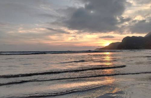 Casa perto a praia Guaecá 6 -10 pessoas - Foto 14