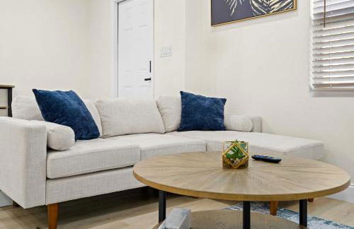 Recently Remodeled Mins from beach+Putting Green - Photo 19