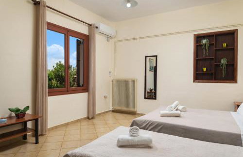 Garden House with Pool, 10min to center - Foto 14