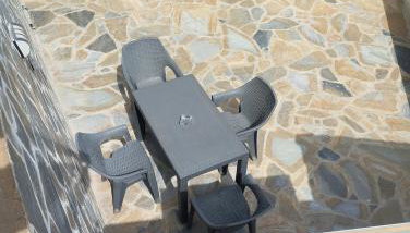 Tsonos Home - Photo 3