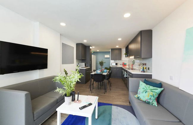 Beckett House - Photo 8