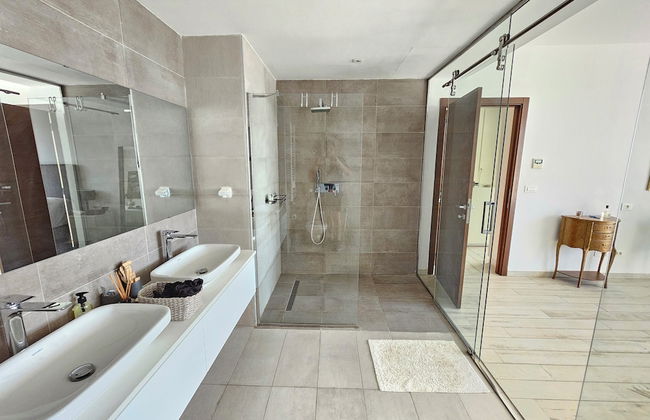 Stylish Luxe House with Garden Marsa - Foto 72