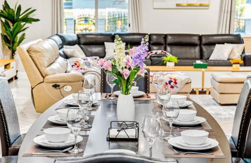 Spacious 9BR Home with Parking and Near DTLA - Foto 16