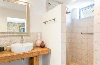 La Bastide du Père Mathieu Jacuzzi couvert et Piscine - Foto 19