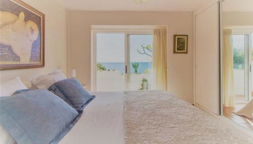 Villa in protected space in front of the sea - Foto 4