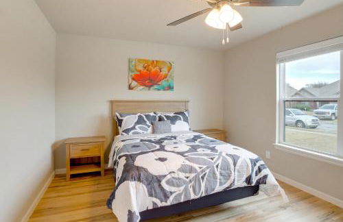 Private Yard and Patio Brand New Glenpool Getaway! - Foto 18