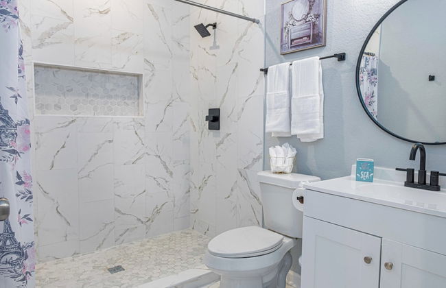 Heaven-sent Convenient 4br/ 3BA Near Downtown - Foto 23