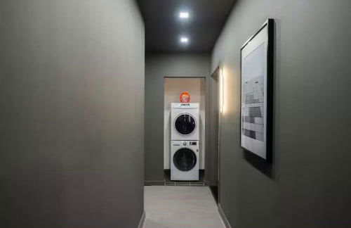 Luxury 2BR Duplex 5min to Central Park - Photo 17