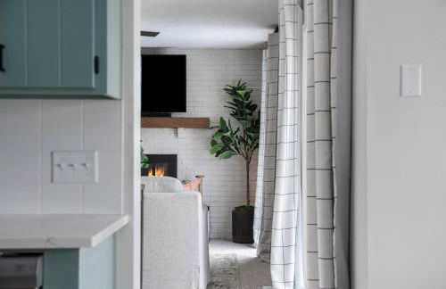 Central Family Oasis with Hot Tub & Fenced Yard - Foto 18