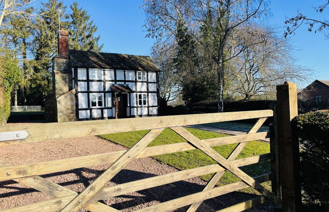 Log Burner and Beamed Ceilings-king Size Bed - Foto 33