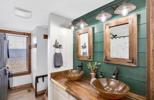 The Mighty Sycamore Treehouse at Treetop Escapes - Foto 37