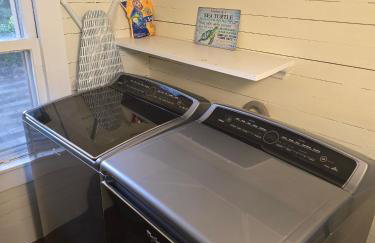 Newly Renovated Historic 6-Bedroom Manor, Where Timeless Elegance Meets Modern Luxury - Foto 9