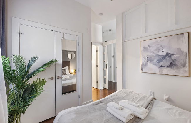 Spacious 2BD With Private Balcony and Free Parking 2 - Foto 16