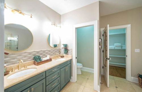 Elizabeth Bungalow, Fenced Yard, Fireplaces, Grill - Foto 11