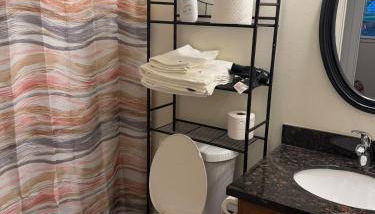 Cozy Kirkland Home in Prime Location - Foto 3