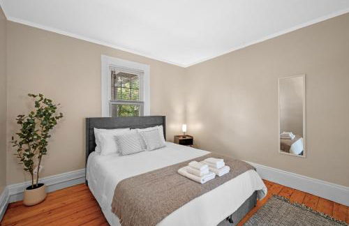 Salem 3 Bedroom with Gameroom, Balcony, Parking, and more - Foto 6