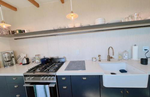 Charming 2BR Cottage with Bay and City Views-Gated Luxury Private Place - Foto 11