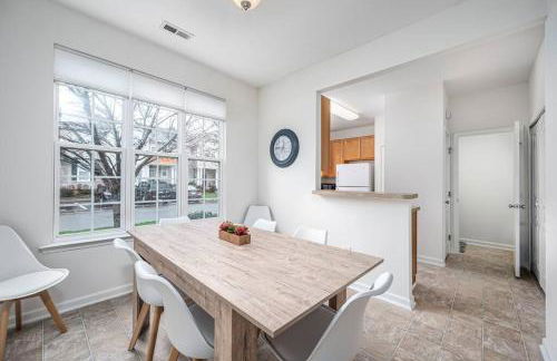 Duke 10 Min Away 3 Bedroom - Photo 19