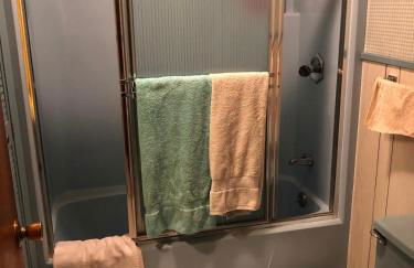 Chalet on Private Alderbrook Lake - Foto 18