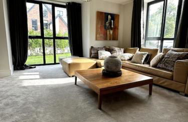 Luxury 4-bed home with club room - Photo 20