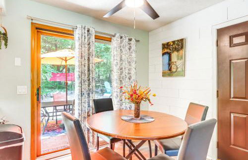 Hot Tub and Fire Pit Holiday Island Getaway! - Foto 7