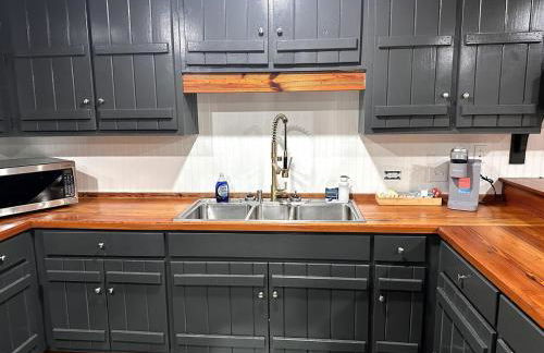 Peaceful Lake House - Photo 26