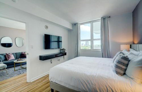 Coconut Grove 1 bedroom condo parking included - Foto 1