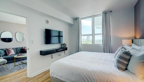 Coconut Grove 1 bedroom condo parking included - Foto 1