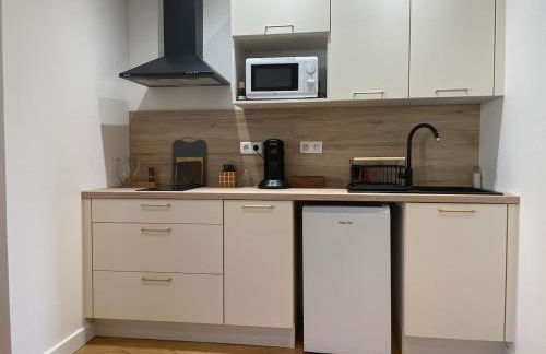 Stylish Apartment with Balcony - Very Central - Long Stays and Pets Welcome - Foto 15