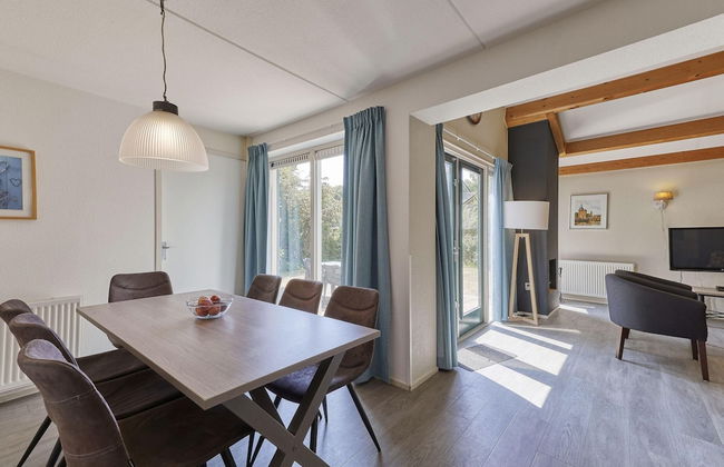 Villa in Kijkduin Near North Sea Beach - Photo 10