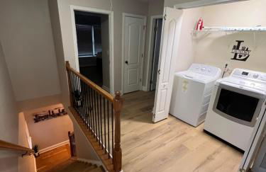 Spacious Gorgeous 3bd home with large deck Close to EVERYTHING - Foto 20