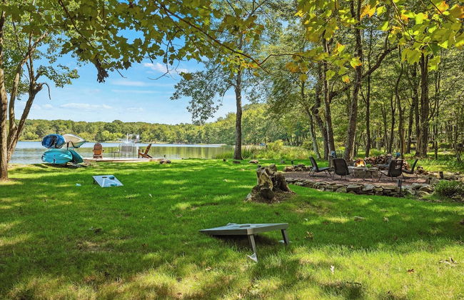 Lake Daze by Avantstay Lakefront w/ Modern Interior, Enclosed Porch & Hot Tub - Foto 49