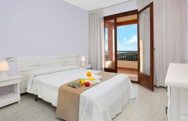 Vila Maer in Blanes With 5 Bedrooms and 2 Bathrooms - Photo 13