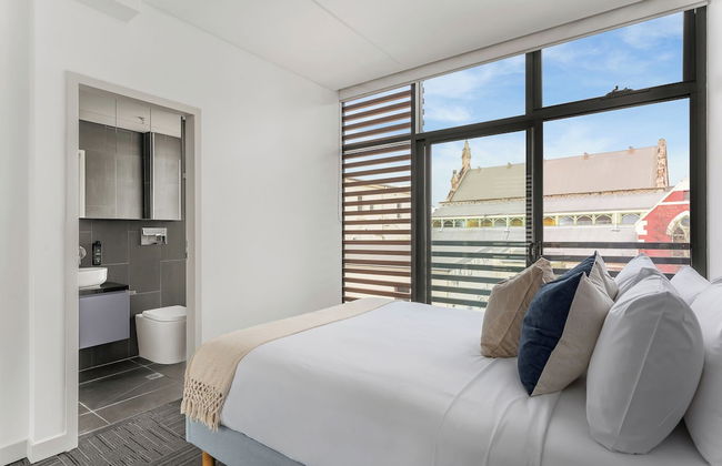 King Street Apartments by Urban Rest - Photo 2