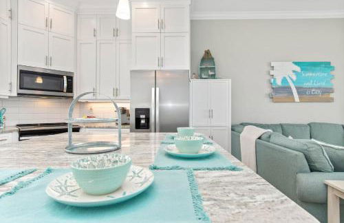 Luxury Beach Condo 5 Min Walk to Beach & Shops! - Foto 14