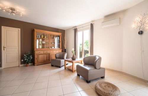 Stylish Villa with Terrace - Foto 13