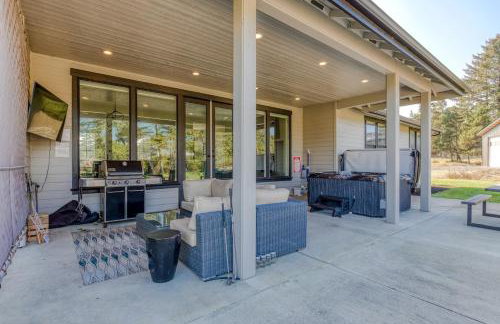 Gearhart Getaway - Gated Community Home w/ Hot Tub, Walk to Beach - Foto 3