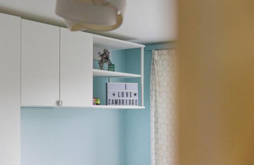 Steps from Train Station - Modern 2-Bedroom with Balcony & Cambridge Amenities, Family Friendly - Foto 31