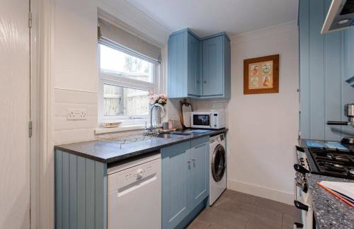 Didis Cottage-Dog Friendly-Garden-Cowes-Sleeps 4 - Foto 3