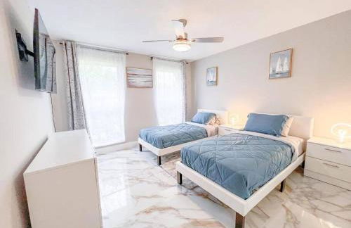 Modern Lakefront Home - Foto 17