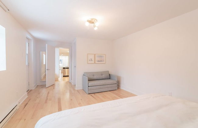 3 Br Luxury & Spacious Apartment in Little Italy - Photo 5