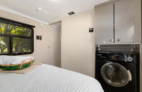 Waterfront Getaway, Dock Your Boat & Play! - Foto 24