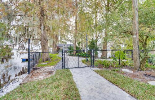 Hot Tub and Fire Pit Lakefront Home on Lake Eloise - Foto 35