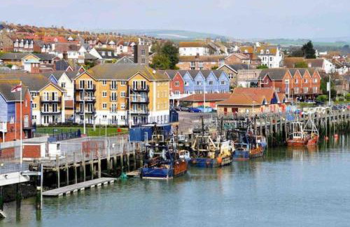Studio Cabin Retreat with Hot Tub Sea and Downs views in Seaford with own garden - Foto 41